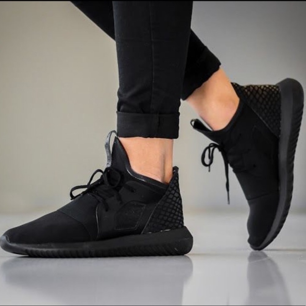 Adidas Tubular Defiant W